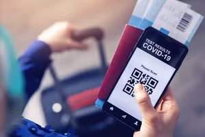 “Hộ chiếu vaccine” tấm vé thông hành du lịch Châu Âu thời Covid