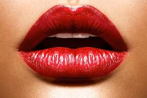 Son đỏ - Bí quyết đơn giản tạo sự quyến rũ cho quý cô mùa lễ hội