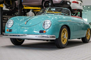 Xe cổ Porsche 356 Speedster 1955 hồi sinh