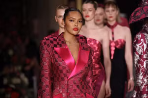 Điểm qua xu hướng làm đẹp 2023 nổi bật nhất sàn diễn Thu Đông năm nay