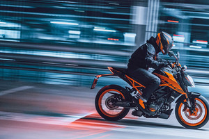 Giá bán KTM 200 Duke 2021 dự kiến 100 triệu đồng tại thị trường Việt Nam