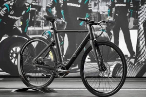 Chiếc eBike gần trăm triệu của Mercedes-Benz có gì thú vị?