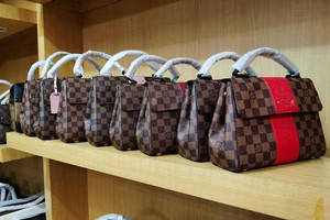 Kinh nghiệm mua túi Louis Vuitton chính hãng