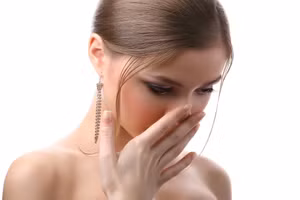 Cẩn thận với những thói quen âm thầm làm tổn hại da