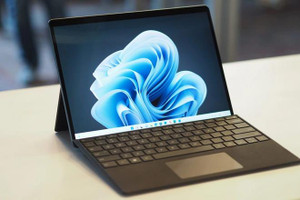 Microsoft ra mắt Surface Pro 9 phiên bản hợp nhất đặc biệt trong năm