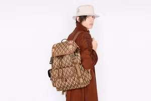 Họa tiết "Dior CD Diamond" độc đáo đã trở lại dưới thời NTK Kim Jones