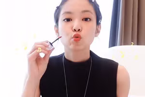 Bắt trend 4 thỏi son cho môi căng mọng từ Blackpink