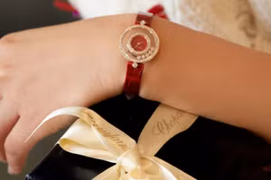 Đồng hồ Maison Chopard: Món quà sang trọng trao gửi yêu thương