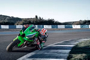 Kawasaki Ninja ZX-10R 2021 cập bến thị trường Việt