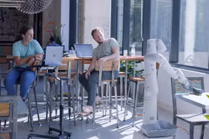 Google triển khai sử dụng robot thử nghiệm để dọn dẹp môi trường làm việc công sở