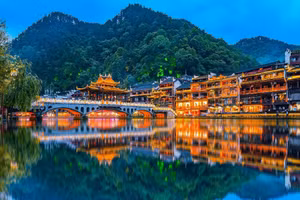 Nét đẹp nhuốm màu thời gian tại Phượng Hoàng cổ trấn