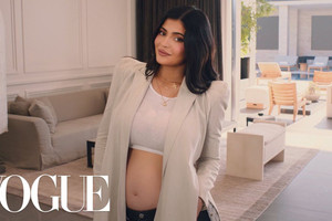 Kylie Jenner hé lộ biệt thự trong cuộc phỏng vấn “73 Questions” cùng Vogue