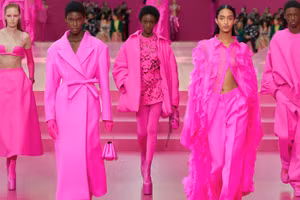 Valentino Thu Đông 2022 - Chỉ cần 1 sắc hồng nói lên đẳng cấp