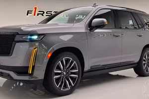 Cadillac Escalade Sport 2022 mới: SUV công nghệ cao sang trọng