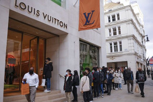 Louis Vuitton, Prada và Cartier liên minh dự án Aura Blockchain chống hàng giả