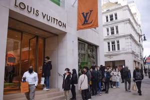 Louis Vuitton, Prada và Cartier liên minh dự án Aura Blockchain chống hàng giả