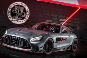 Mercedes-AMG GT Track Series là mẫu xe thương mại mạnh mẽ nhất từng được sản xuất