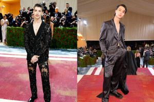 Met Gala 2022 tinh thần “Gilded Glamour”: Manu Rios, Johnny Sun (NCT)