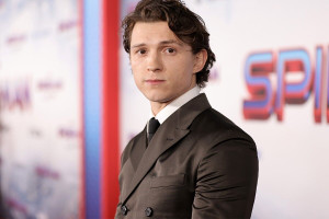 Tom Holland đã sẵn sàng để tạm biệt “Người nhện”