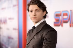 Tom Holland đã sẵn sàng để tạm biệt “Người nhện”