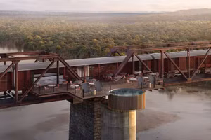 Khám phá khách sạn 5 sao trên đường ray tàu cổ độc nhất trên thế giới Kruger Shalati