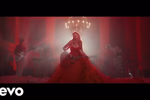 Taylor Swift tiếp tục "đánh úp" khán giả với MV "I Bet You Think About Me"