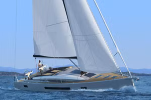 Khám phá du thuyền Jeanneau Yachts 65 mái nhà trên biển