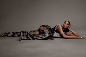 Balenciaga Lindsay Bag - Quay lại ký ức thập niên 90