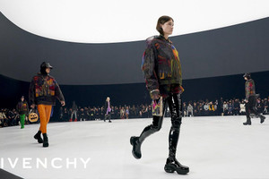 Givenchy Xuân Hè 2022: Phá vỡ giới hạn phong cách cá nhân