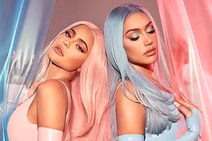 Kylie Jenner cùng bạn thân hợp tác ra mắt BST trang điểm mới