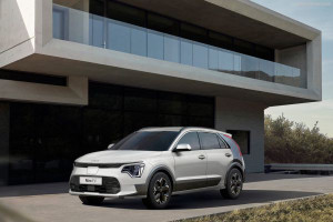 Kia Niro 2023 - Mẫu SUV cỡ nhỏ vừa chính thức chốt giá từ 30.258 USD