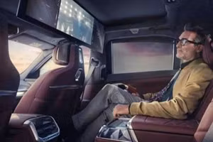 Khám phá những màn hình ô tô lớn nhất được trang bị trên các dòng xe