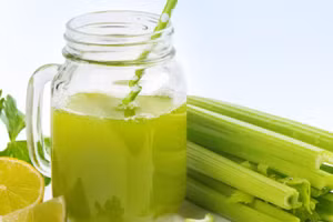 4 công thức detox cần tây tốt cho sức khỏe