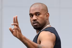 Kanye West chấm dứt thỏa thuận với Gap: "Một vị vua không thể sống trong lâu đài của người khác"
