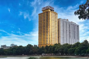 Khách sạn dát vàng từ trong ra ngoài tại Hà Nội
