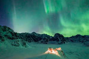 Chỉ... 35.000 USD/đêm, khách sạn xa xôi nhất thế giới Sheldon Chalet có gì đặc biệt?