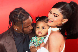 Kylie Jenner lập thương hiệu thời trang dành cho trẻ em