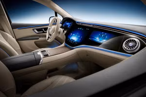 Mercedes-Benz hé lộ những hình ảnh đầu tiên về nội thất SUV EQS 2023