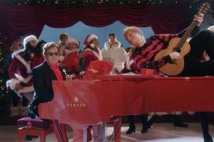 Merry Christmas từ Ed Sheeran & Elton John- Lời chúc giáng sinh an lành