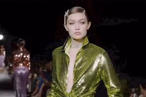 Tom Ford hào nhoáng trong bộ sưu tập Xuân/Hè 2022