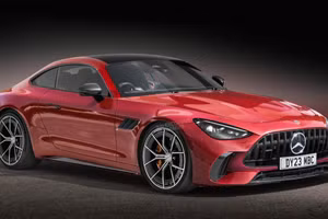 Mercedes-AMG GT 2023 nâng cấp để cạnh tranh sòng phẳng với Porsche 911