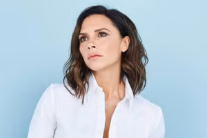 Victoria Beckham xứng danh “Nữ hoàng quần jeans công sở”