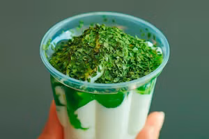 Liệu bạn sẽ thích hay cực kỳ … ghét kem McDonald’s phiên bản rau mùi?