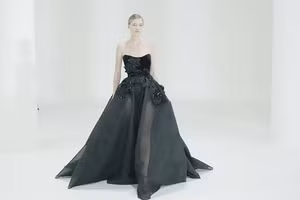 Haute Couture Fall Winter 2021/2022- Elie Saab khát vọng mãnh liệt về cuộc sống mới