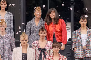Chanel Couture Thu Đông 2021: Những bản nhạc sắc màu