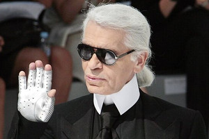 Đấu giá loạt vật phẩm giá trị của ông hoàng thời trang Karl Lagerfeld