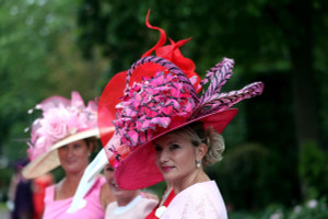 Những kiểu mũ ấn tượng ở lễ hội đua ngựa Royal Ascot