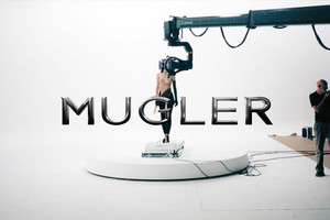 Mugler Thu Đông 2021: Kẻ thống trị màn đêm