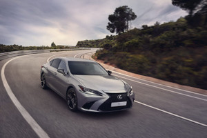 Lexus ES 2023 ra mắt, có thêm phiên bản mới