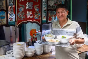 Tiệm mì tươi gần 90 năm của gia đình gốc Hoa